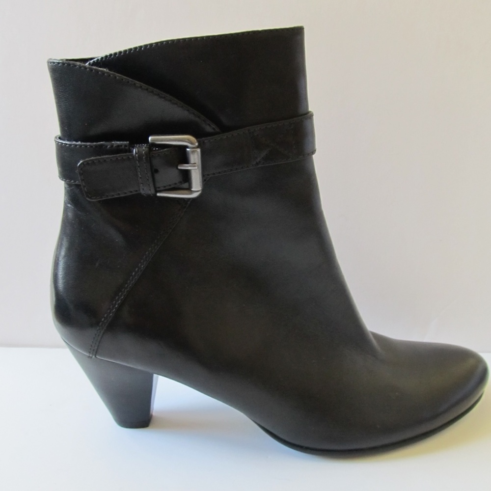 ECCO Black Leather Exceptional Low Cut Rocker Biker Heeled Boots EU Size 39